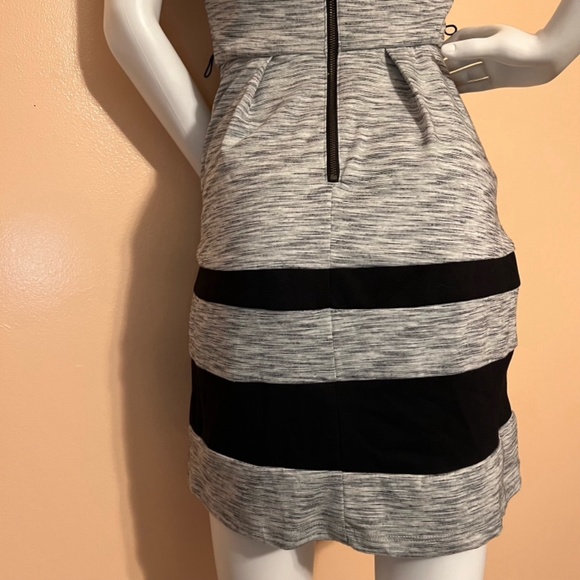 Dress with Pockets - Picture 14 of 16